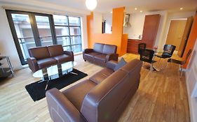 Atana Apartments Manchester 4*